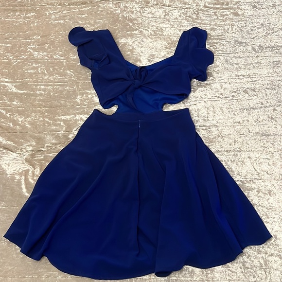 Royal Blue Ruffle Sleeve Bow Tie Back Dress - Picture 3 of 7